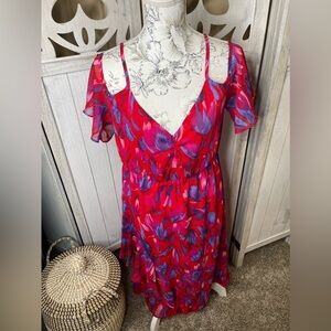 The Room Floral Flutter Sleeve Red With Ruffle Accent Size Medium